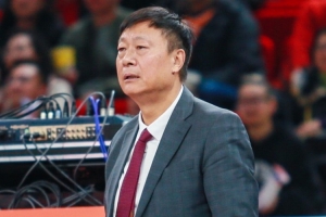 24年的等待！李秋平：上海男篮下赛季还要继续拿冠军