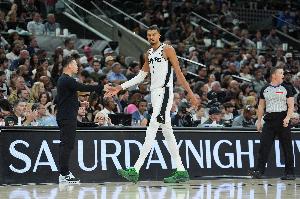 米奇·约翰逊：要球队能打出自己的风格 G3会没问题的