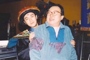 王晶回应跟周星驰决裂：已冰释前嫌但难做朋友