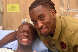 加拿大后卫邦比托前往医院看望队友科内，社媒晒合照