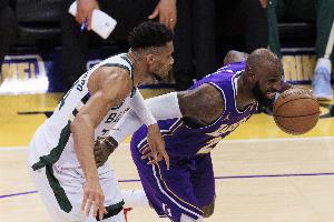 Stein：没听说湖人会加入到字母多队交易里！至少目前为止没听说