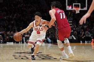 媒体人：之前河村勇辉跟一些CBA球队有过交流 表达过打CBA的想法