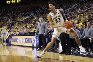 莱昂斯：伦德博格很魁梧&球技也很精湛 我很看好他的未来发展