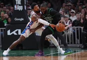 凯记：换来比布朗老和差的乔治 只省不到300万 他还不怎么上场